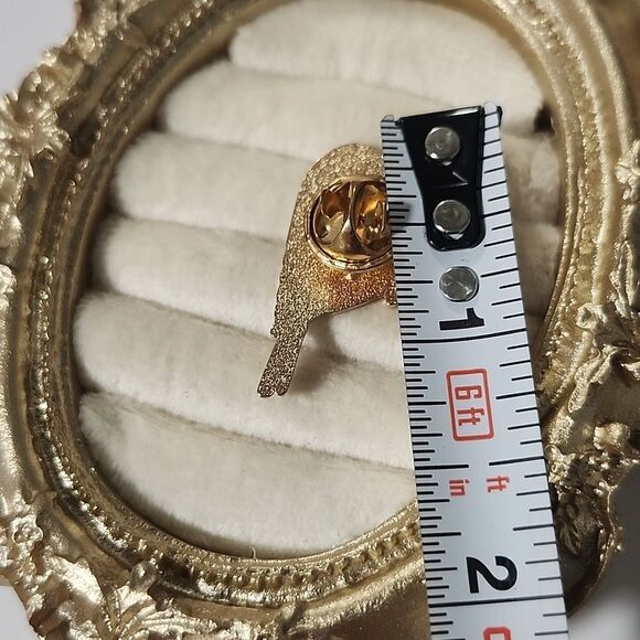 Charming Bird Enamel Pin - Picture 3 of 3